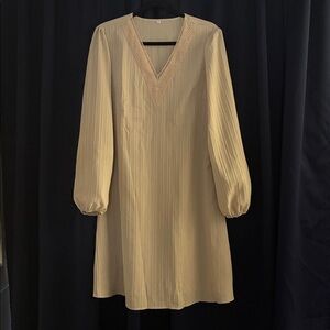 Chic Long Sleeve Cream/Tan Dress